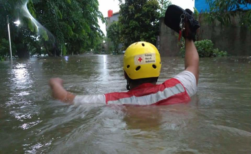 indonasia capital jakarta hit with flood almost 18 people are dead